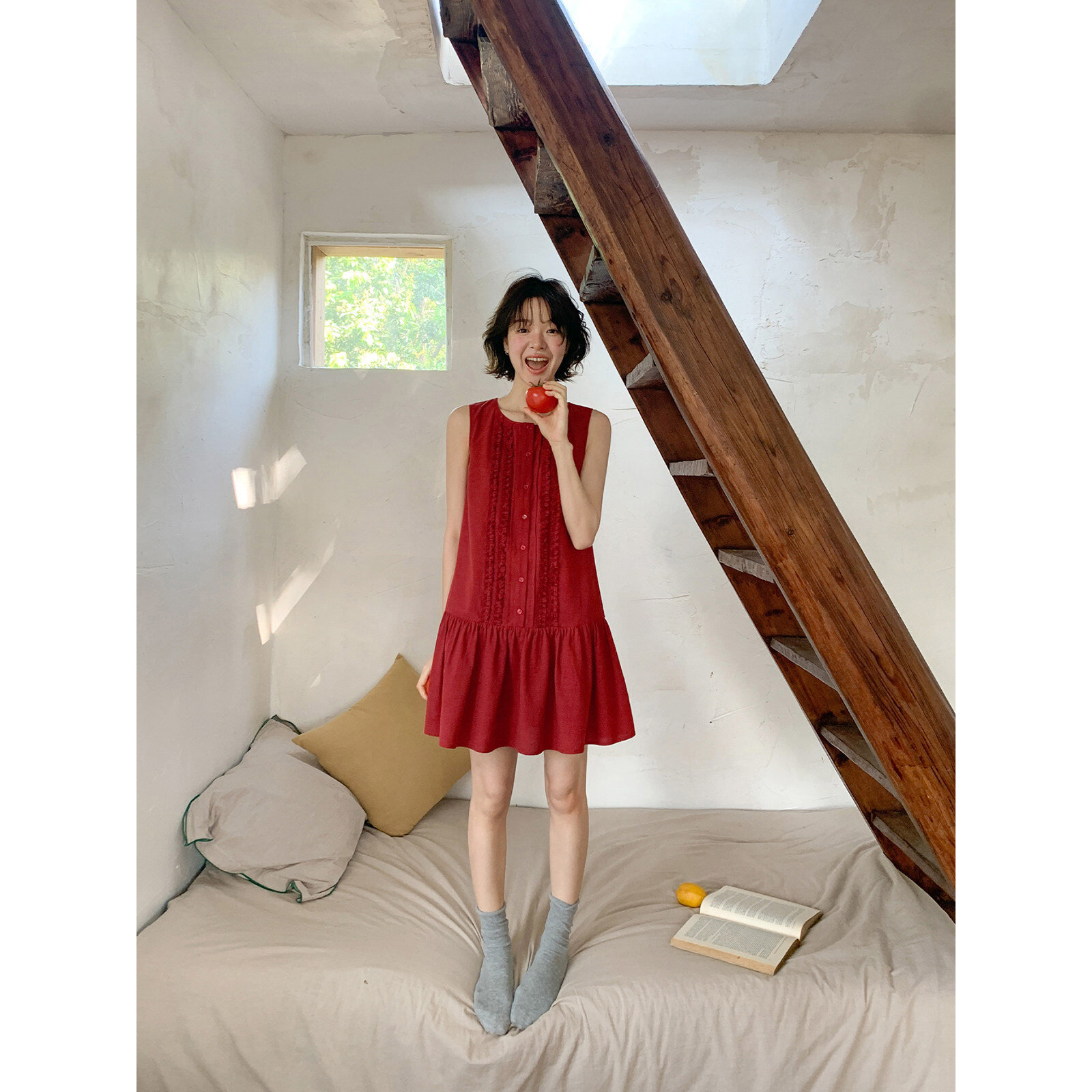 宽松木耳边背心裙女夏季新款小众设计红色短款a字连衣裙