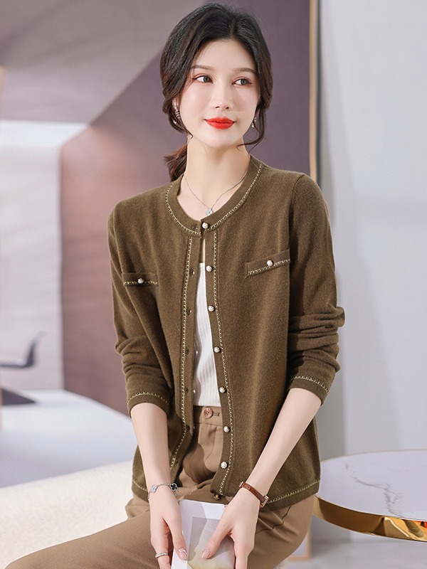 Fashionable sweater