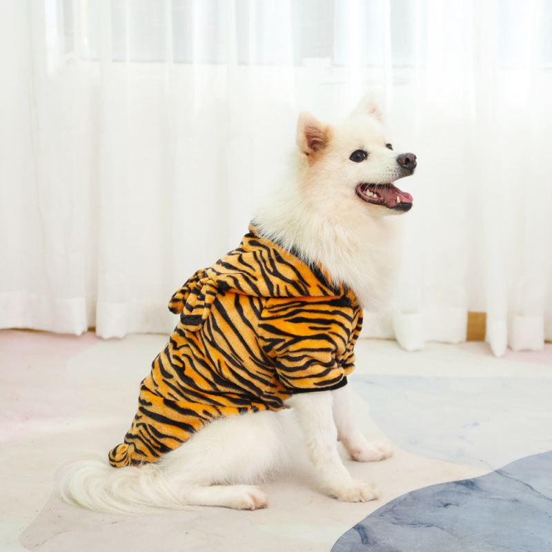 フランネルの小さい中の大型の犬は暖かくて、春と秋の冬の金の毛のラブラドコキの両足の犬の服は卸売りします。|undefined