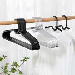 衣類ハンガーメーカー卸売滑り止め、非膨張性衣類ハンガー、家庭用および屋外用両用ワイドショルダープラスチックPET透明衣類ハンガー