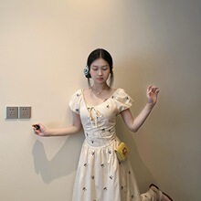 温柔方口领蝴蝶结设计感长裙茶歇显瘦收腰气质高级感绝美连衣裙子