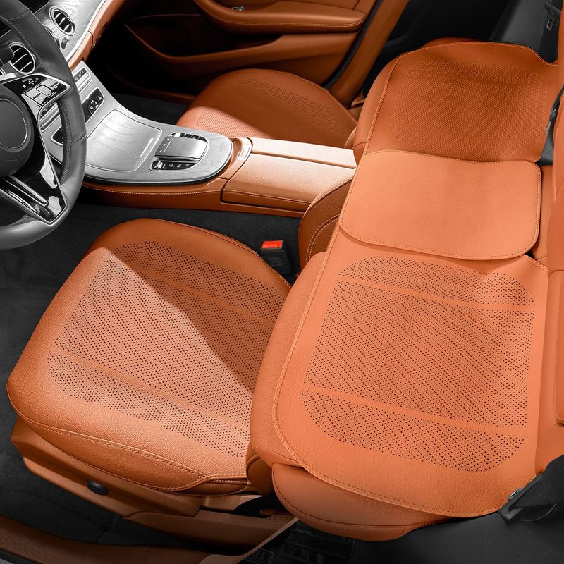 新しいナッパレザーのカーシートクッション、オールシーズン対応の薄型通気性のある穴あき車のインテリアシートカバー、夏用シートクッション|undefined