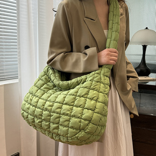 �n���ް�녶��Ů�ٴ�r�Іμ�б�����������q�޷���ͨ�����ذ�