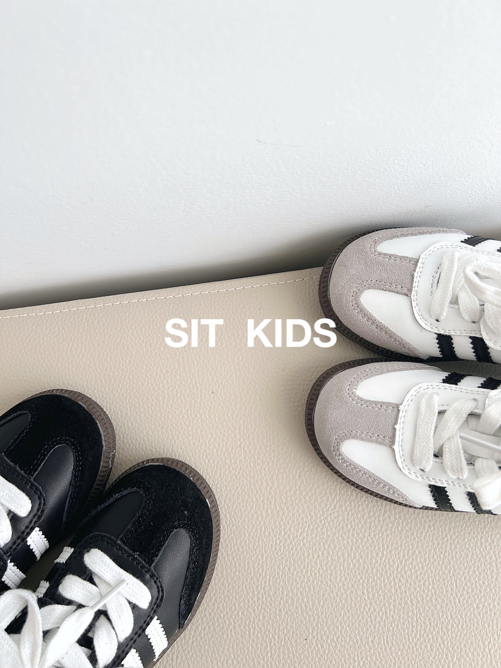 2024 Spring and Autumn New Color Matching Fashion De Training Shoes Korean Version Middle and Big Children's Students Velcro Sports Shoes 