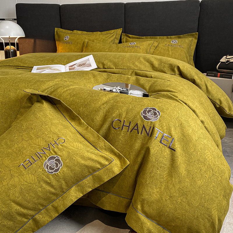 Bordado de lujo ligero, grueso, cepillado, juego de cuatro piezas, ropa de cama simple, sensación de alta calidad, funda de edredón de otoño e invierno, sábana, algodón puro