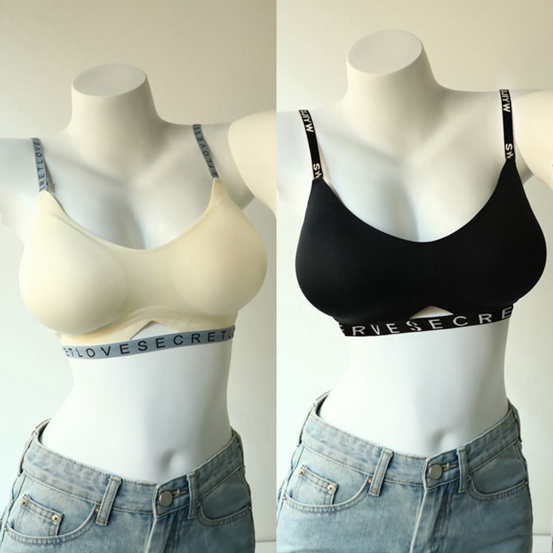 둥근 가슴을 위한 샴페인 화이트 + 블랙