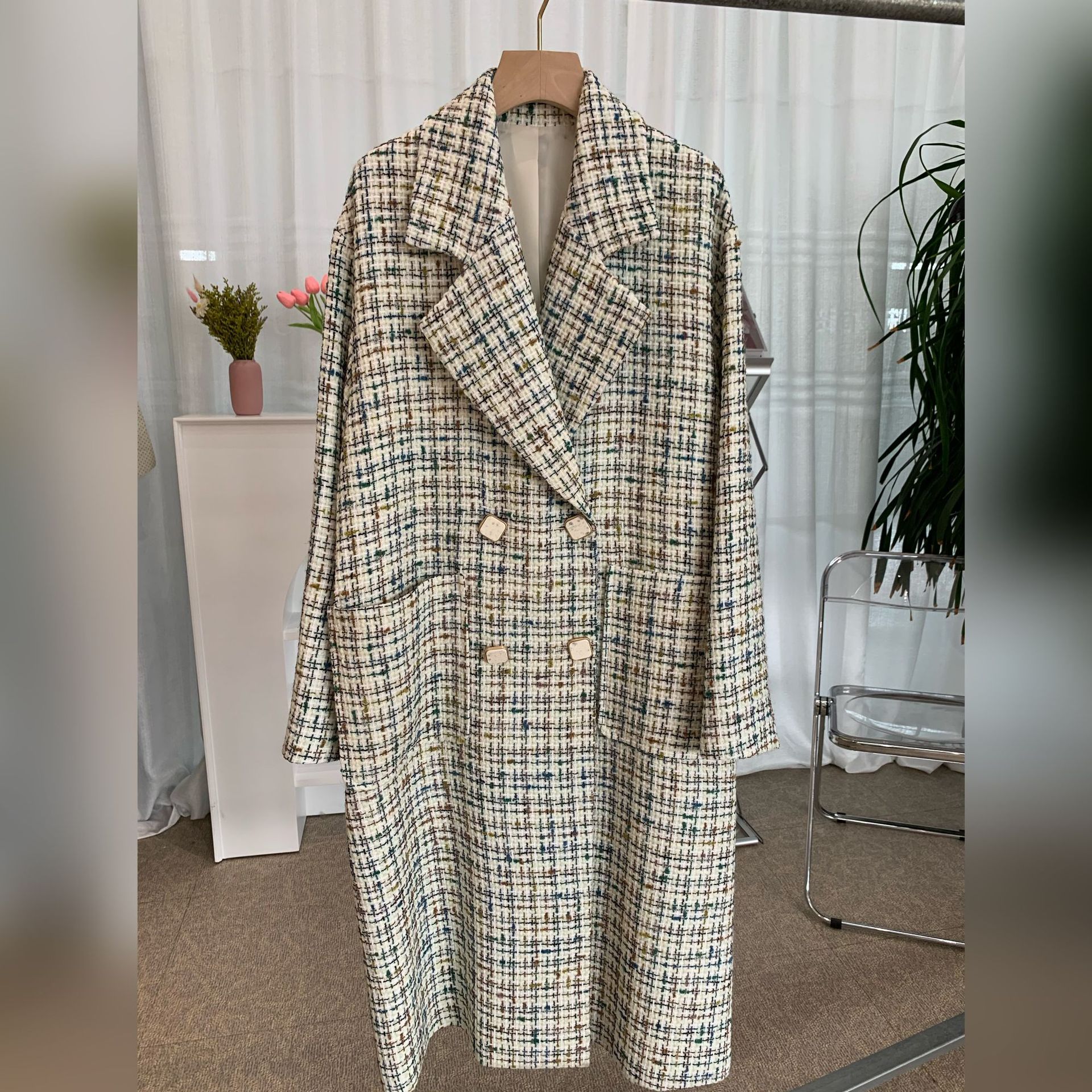 2022秋季新款小香风格纹粗纺花尼长款双排扣外套宽松廓形彩色格子