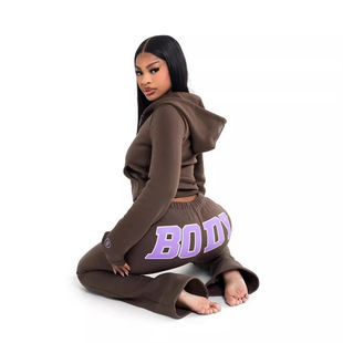 2024�羳�W��Ů�b�r�н����ﶬ�Ӻ��l�����b�r�����e���b܊�Gɫ��