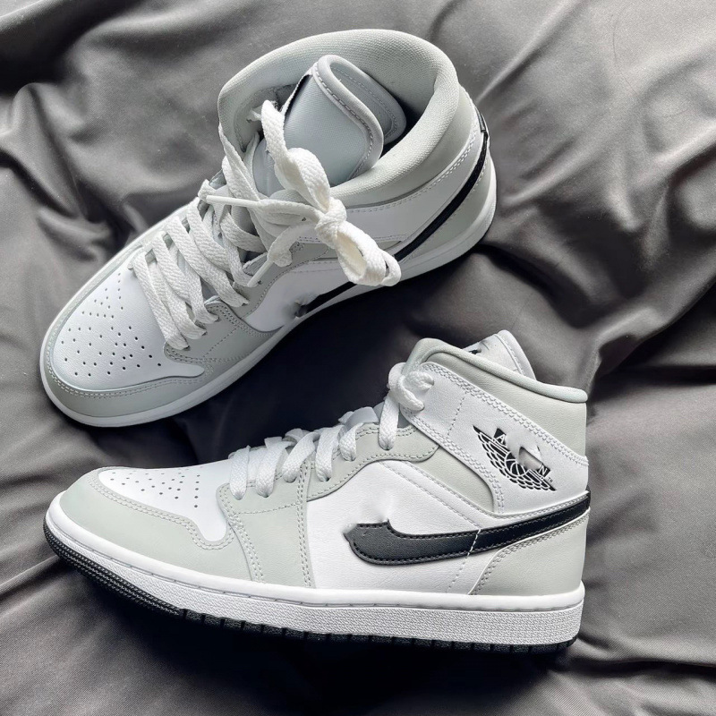 High-Quality Aj1 Mid High-Top Retro Basketball Shoes for Men and Women, Shock-Absorbing, Breathable, Versatile and Comfortable Jordan 1 Sports Sneakers High-Quality Aj1 Mid High-Top Retro Basketball Shoes for Men and Women, Shock-Absorbing, Breathable, Versatile and Comfortable Jordan 1 Sports Sneakers