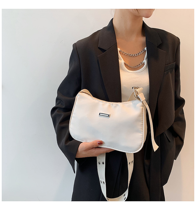 Women's Small Nylon Solid Color Fashion Square Zipper Crossbody Bag display picture 11