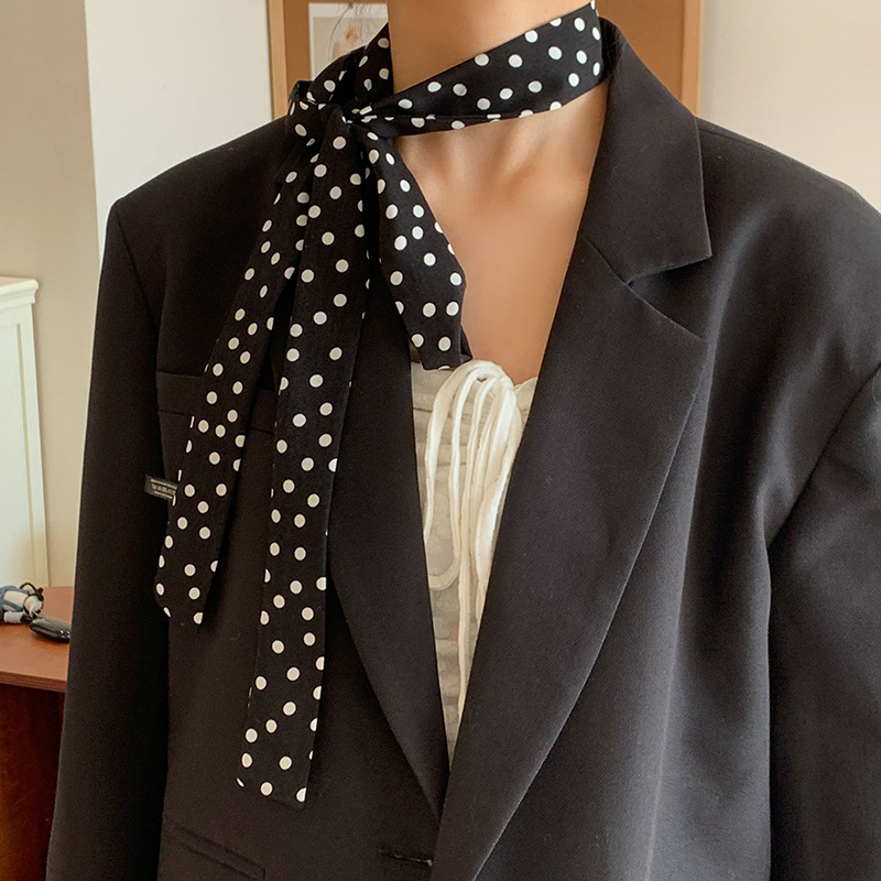 Buñuelo de seda de mujer ins punto de onda delgado estrecho de alta sensación corbata pequeña correa de cinturón envuelto en bolsa correa de pelo