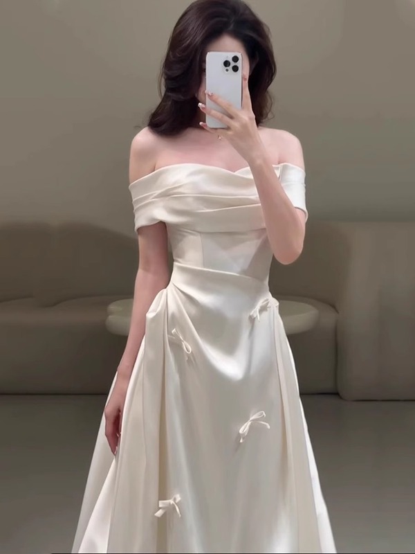 法式缎面一字肩轻婚纱新娘2025新款高级感迎宾出门纱简约订婚礼服|undefined