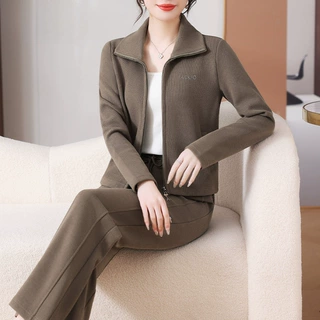 年轻妈妈春装2025新款运动服套装休闲中老年女装春秋外套大码上衣