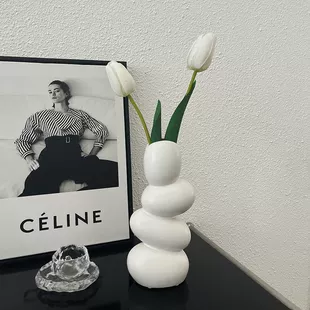 Creative Ceramic Vase, INS Style Pebble Stack, Light Luxury Home Decor, 13.3×7.9×11.7 cm