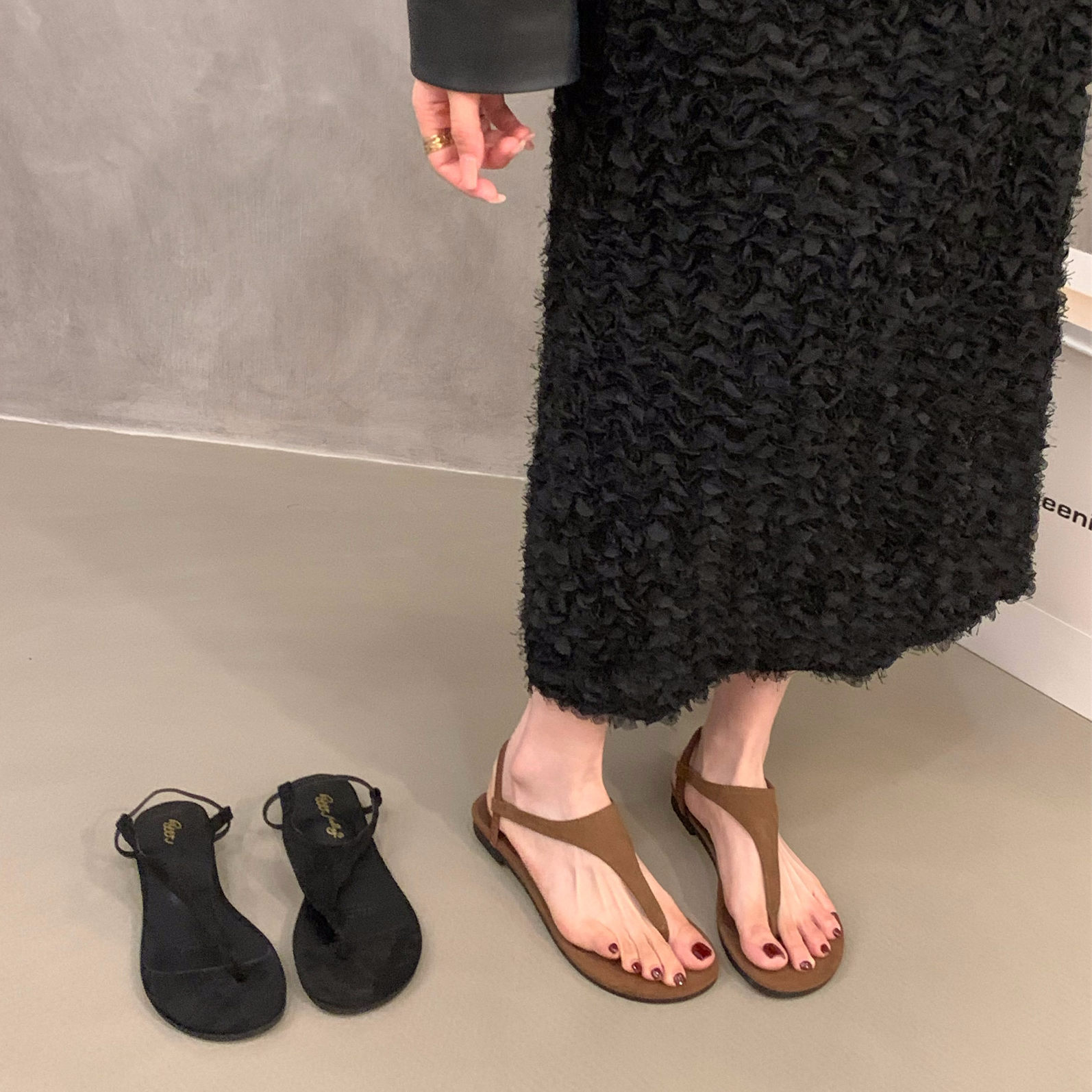 Retro summer black universal beach sandals flat