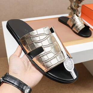 �W��վһ���ϛ�Ь���m����ɳ��ЬH��ţƤ����Ь�ļ����e��aţƤ