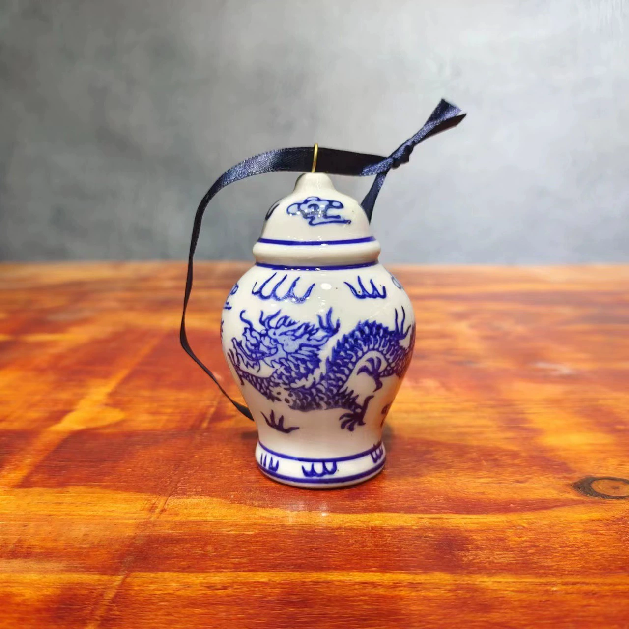 Фарфоровые украшения Jingdezhen рождественская ярмарка украшение ёлки украшение автомобиля голубая и белая фарфор украшения керамическая молодая генеральная банка ветровой колокол