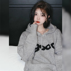 グレーのフード付きセーター女性秋冬レトロで柔らかいモチモチの怠惰な風の中にシャツを着た冬のニット上着