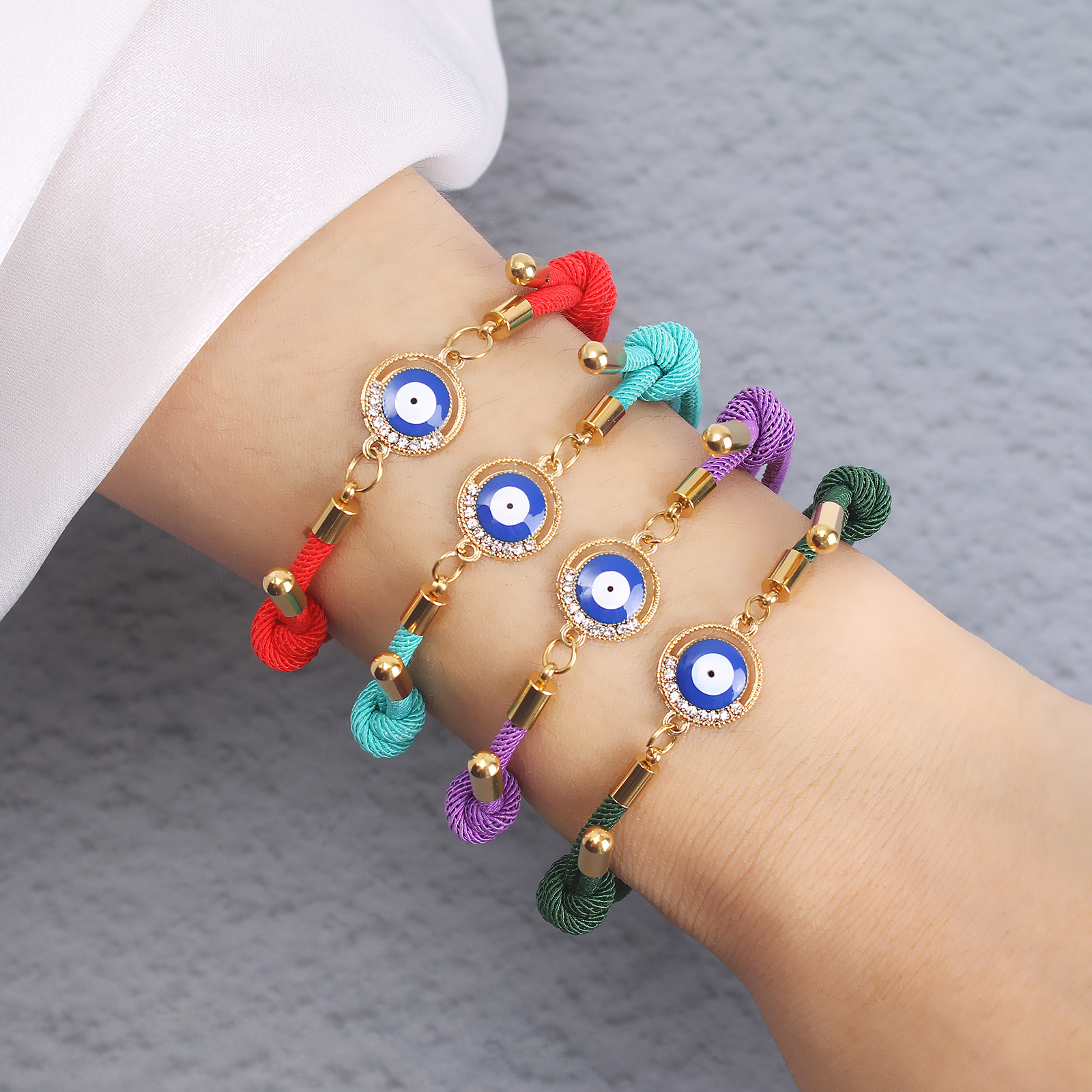 Style Vintage L'oeil Du Diable Acier Inoxydable Corde Milan Incruster Strass Bracelets display picture 1