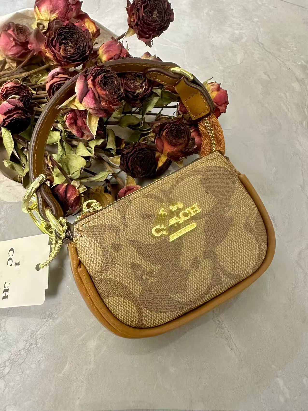 C Home Card Bag Ladies Llavero Monedero 2025 Nuevo estilo Kou Home Foreign Trade Retro Impreso Bolsa de identificación Colgante