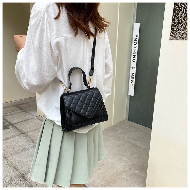 Women's Medium Pu Leather Solid Color Streetwear Square Magnetic Buckle Square Bag display picture 11