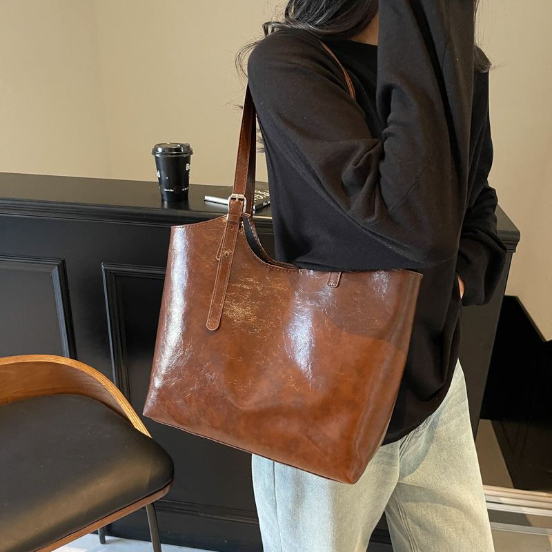 Otoño y invierno nuevo tipo de piel de cera de gran capacidad tote bag para mujeres de alta calidad de viaje al trabajo tote bag para mujeres 2024 tote bag