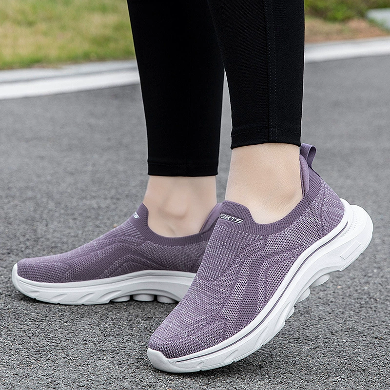 Men's summer slip-ons, breathable shoes for walking for mother for leisure, soft sole