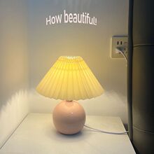 北欧陶瓷百褶台灯北欧ins风卧室床头灯网红灯少女温馨喂奶小夜灯