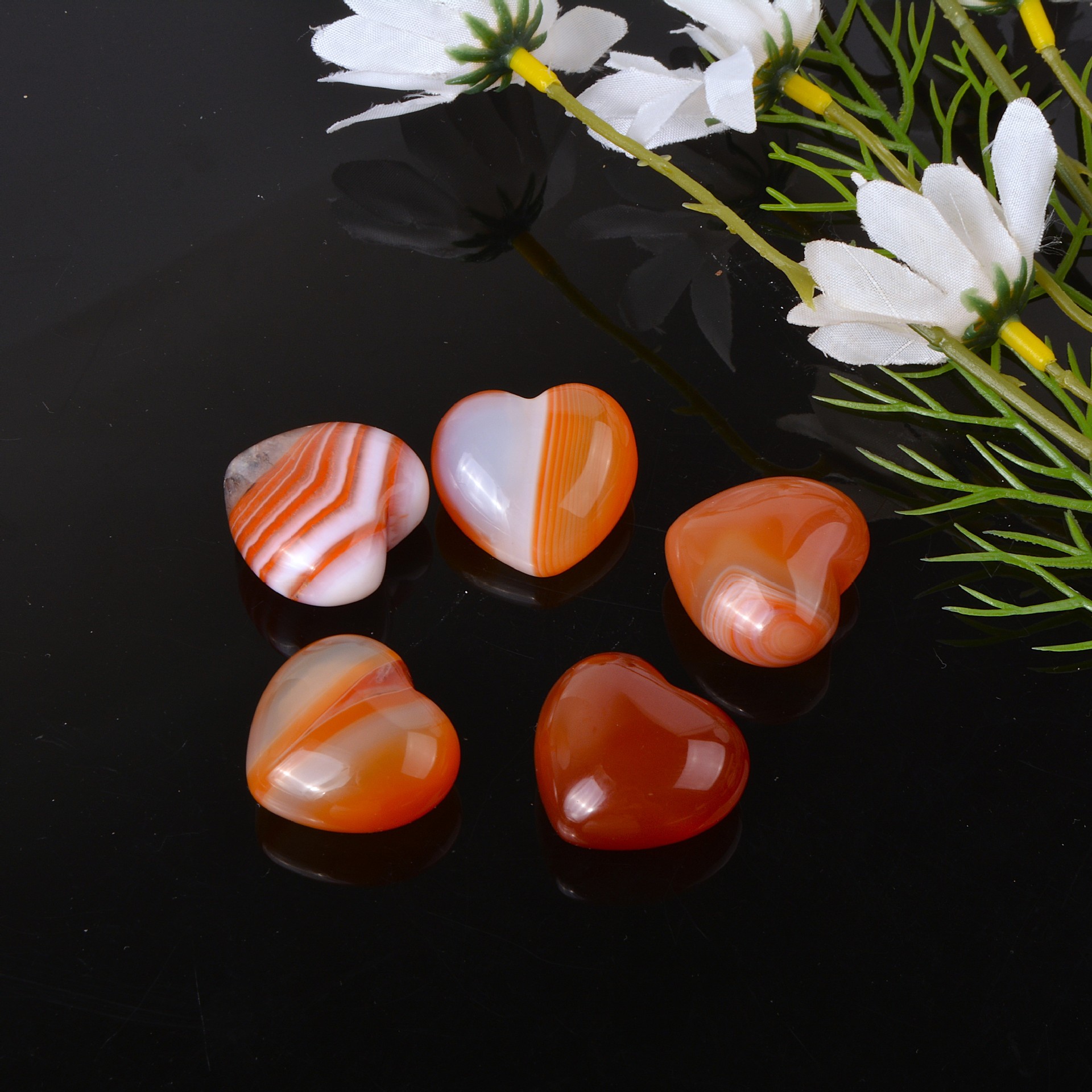 天然石水晶爱心文玩摆件无孔红玛瑙桃心把玩玉石礼物心形摆件配饰