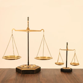 金属工艺品;陶瓷工艺品;收纳箱