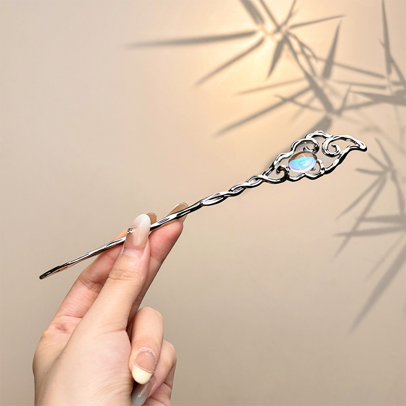 Nueva horquilla china 2025 nuevo estilo estilo antiguo horquilla mujer falda de cara de caballo de alta calidad estilo nacional horquilla de madera paso a paso horquilla tocado