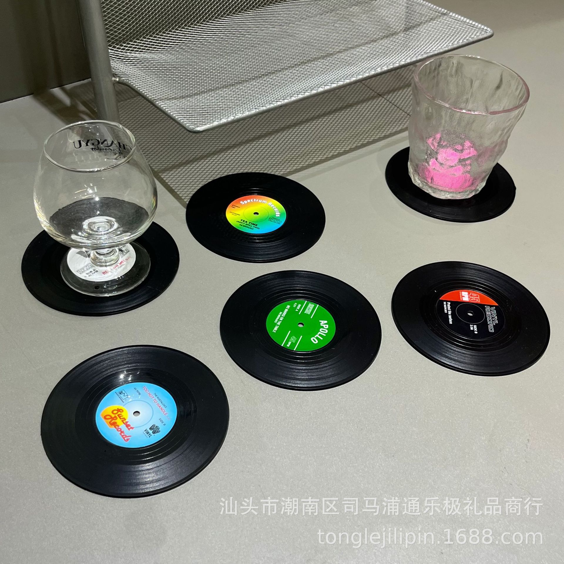 Posavasos de silicona transfronterizos, almohadillas retro para discos de vinilo y CD, almohadillas de aislamiento térmico, juego de seis piezas, posavasos redondos de aislamiento térmico