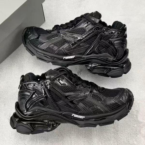 High-Quality Paris Runner Black Warrior Dad Shoes Retro Street Style Sneakers Couple Height-Increasing Casual Shoes