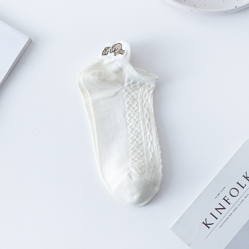 Las calcetines de barco de verano delgadas antibacterianas y respirables calcetines de algodón bordados osos invisibles Zhuangyan al por mayor