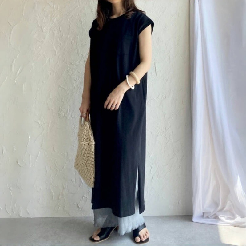 2026 New Cross-Border Japanese-Style Summer Dress with Side Slits, Chest Patch Pockets, Mid-Length Sleeveless Over-The-Knee Dress 2026 New Cross-Border Japanese-Style Summer Dress with Side Slits, Chest Patch Pockets, Mid-Length Sleeveless Over-The-Knee Dress