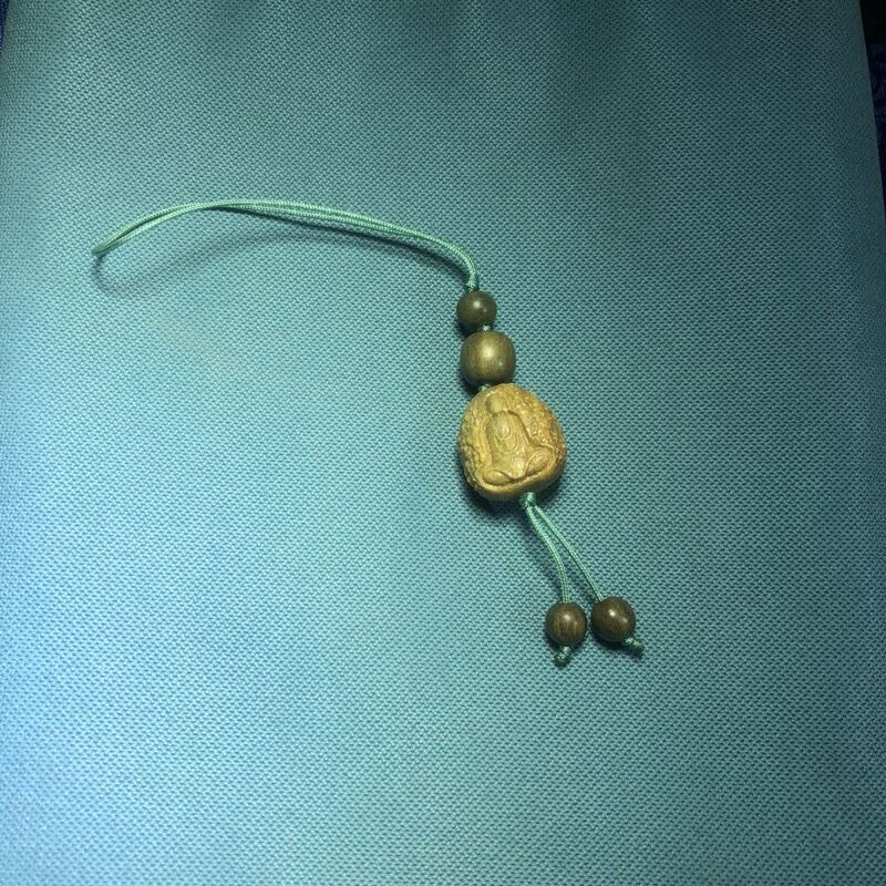Boutique lv green sandalwood wood fine carving non-phase Buddha wood carving small pendant mobile phone chain bag hanging key chain gift
