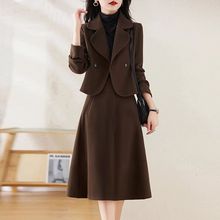 毛呢两件套连衣裙女2025秋冬装新款妈妈洋气减龄小香风外套装裙子