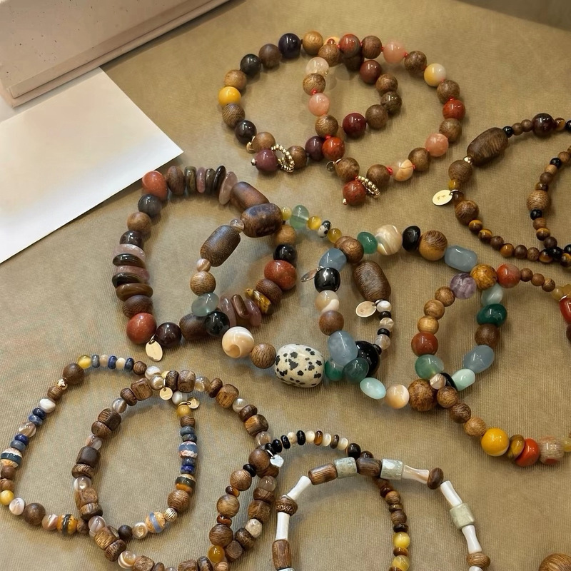 Spring and Summer New Collection of Natural Stone Bracelets for Women: Agarwood, Sandalwood, Agate, Beeswax, Crystal, Tiger Eye Stone, and Agate Spring and Summer New Collection of Natural Stone Bracelets for Women: Agarwood, Sandalwood, Agate, Beeswax, Crystal, Tiger Eye Stone, and Agate