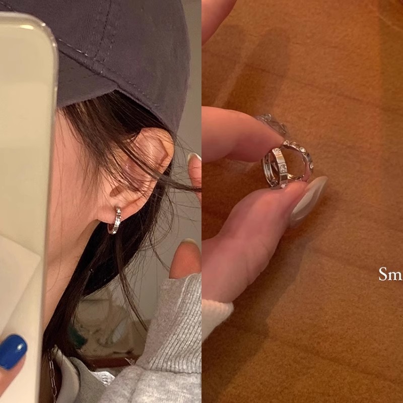 Pendientes de circón súper flash de alta calidad con aguja de plata 925 Pendientes de estilo explosivo de temperamento exquisito de lujo ligero femenino Pendientes de primavera y verano al por mayor