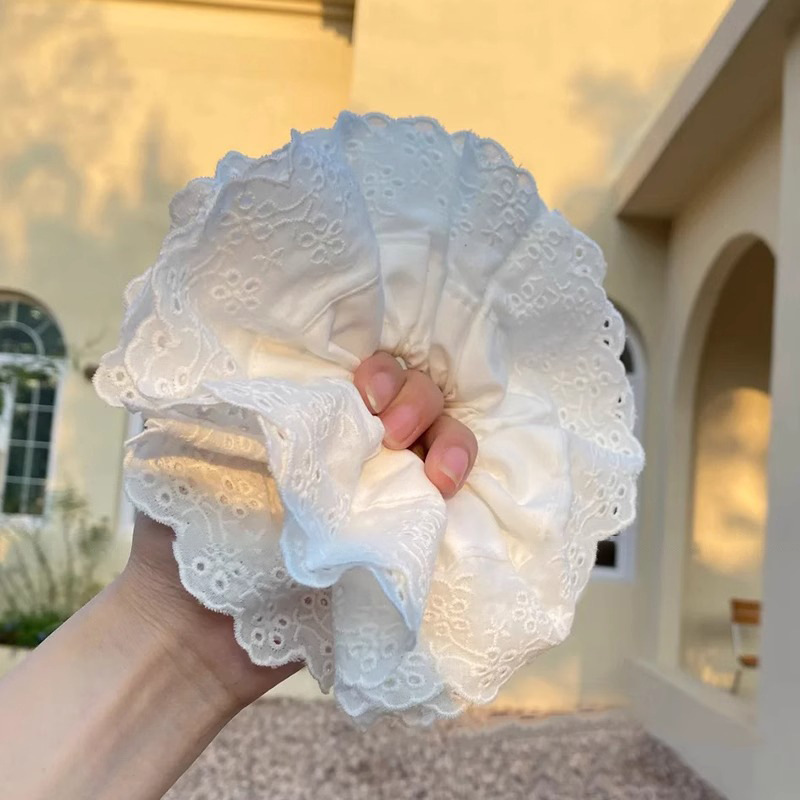 Retro francés blanco encaje anillo de cabello de intestino para mujeres 2025 nuevo cabello de alto nivel de cabello de flores cuerda de cabello gorda tocado de intestino