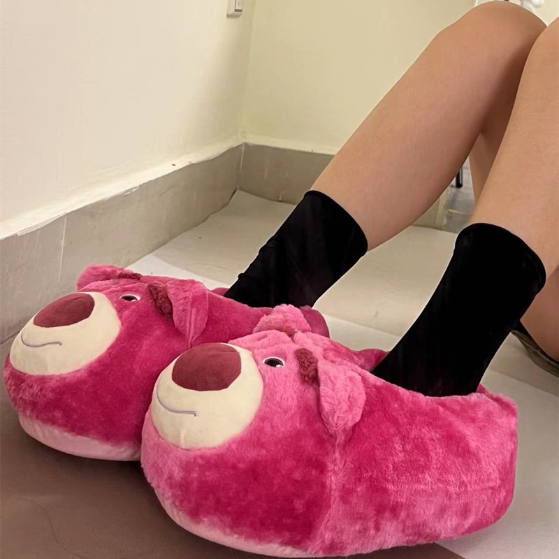 INS Corazón de niña tridimensional fresa oso Zapatillas de algodón todo incluido talón engrosado Zapatillas de casa pareja de invierno de las mujeres zapatos de pan