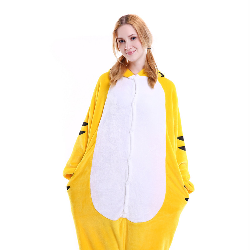 Fábrica al por mayor de franela engrosada animal de dibujos animados Tianma dinosaurio gato Triceratops de una sola pieza pijamas ropa para el hogar Otoño e Invierno