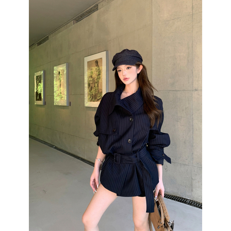 韩系气质辣妹设计感大翻领风衣收腰短款外套配腰带女|undefined