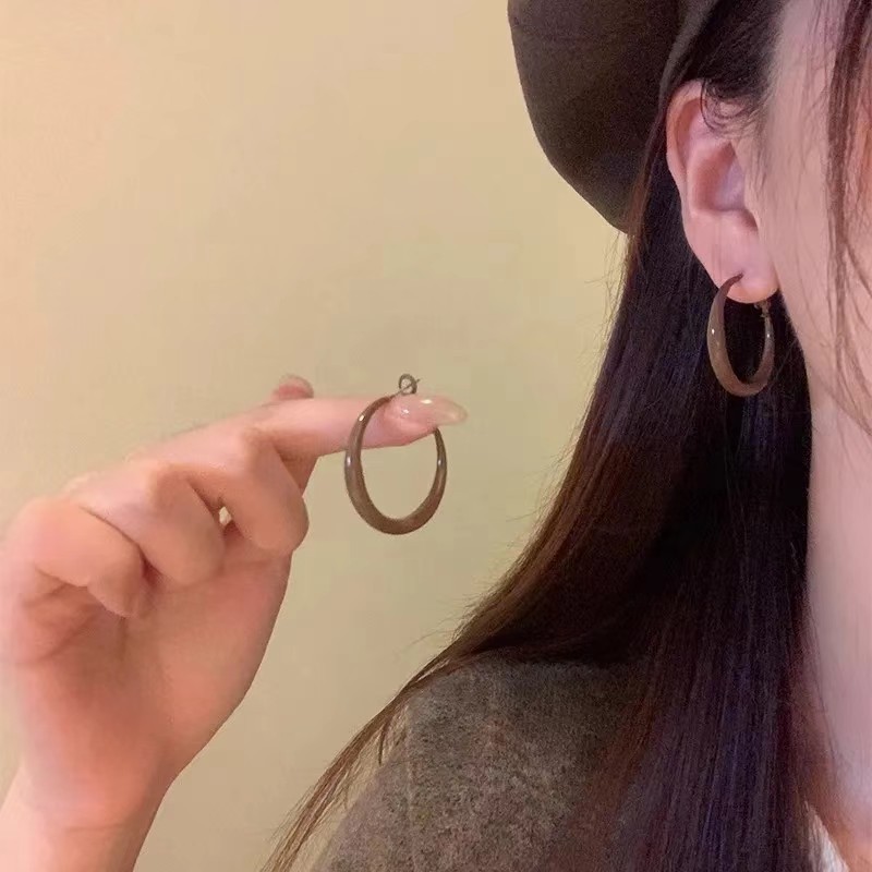 Retro Hong Kong style Ankora red earrings autumn and winter flat ring earrings women's high-end earrings feminine earrings earrings