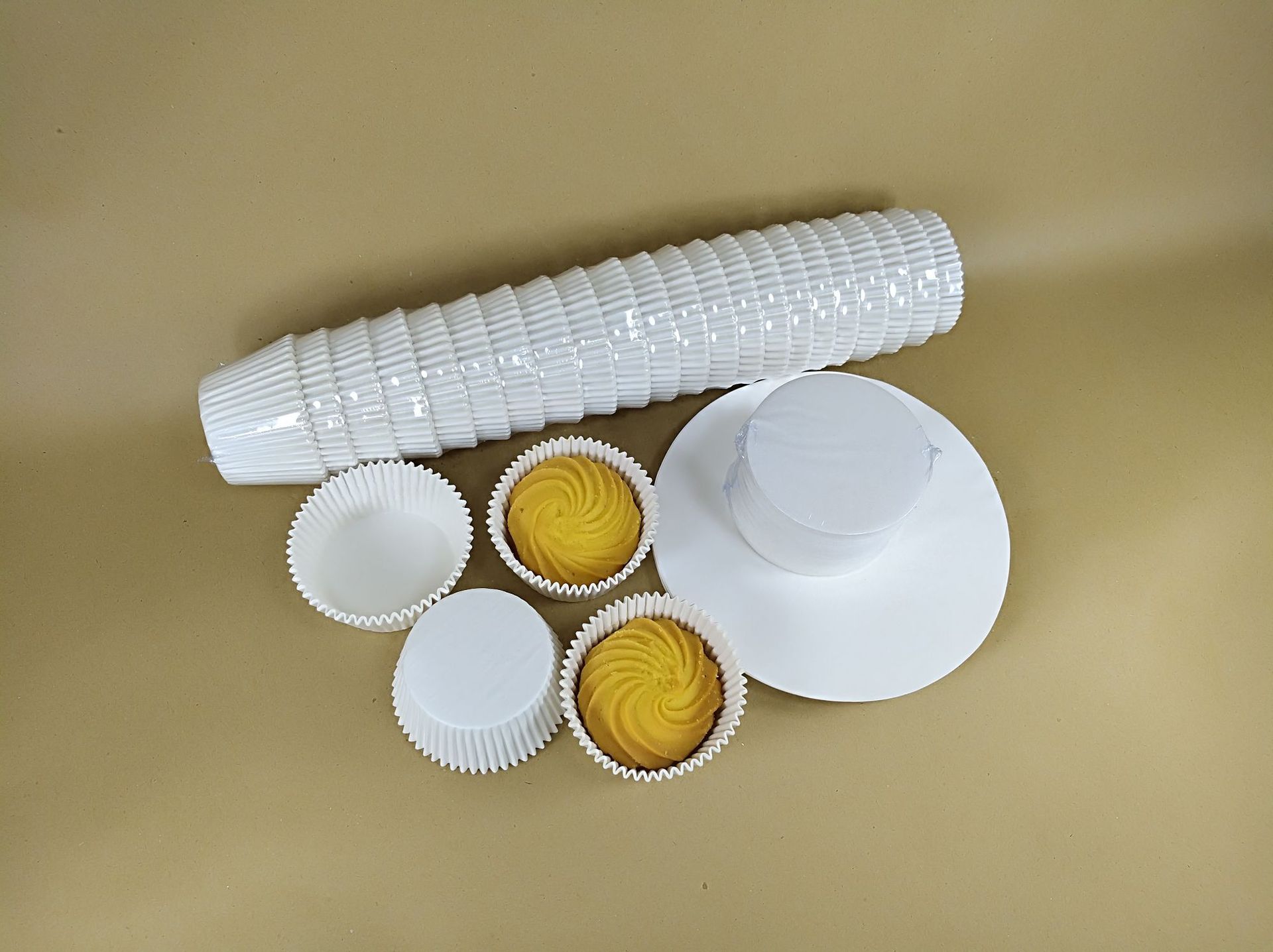 厂家批发白色食品纸圆形中号曲奇饼纸托不渗油挺度好不变形易脱杯