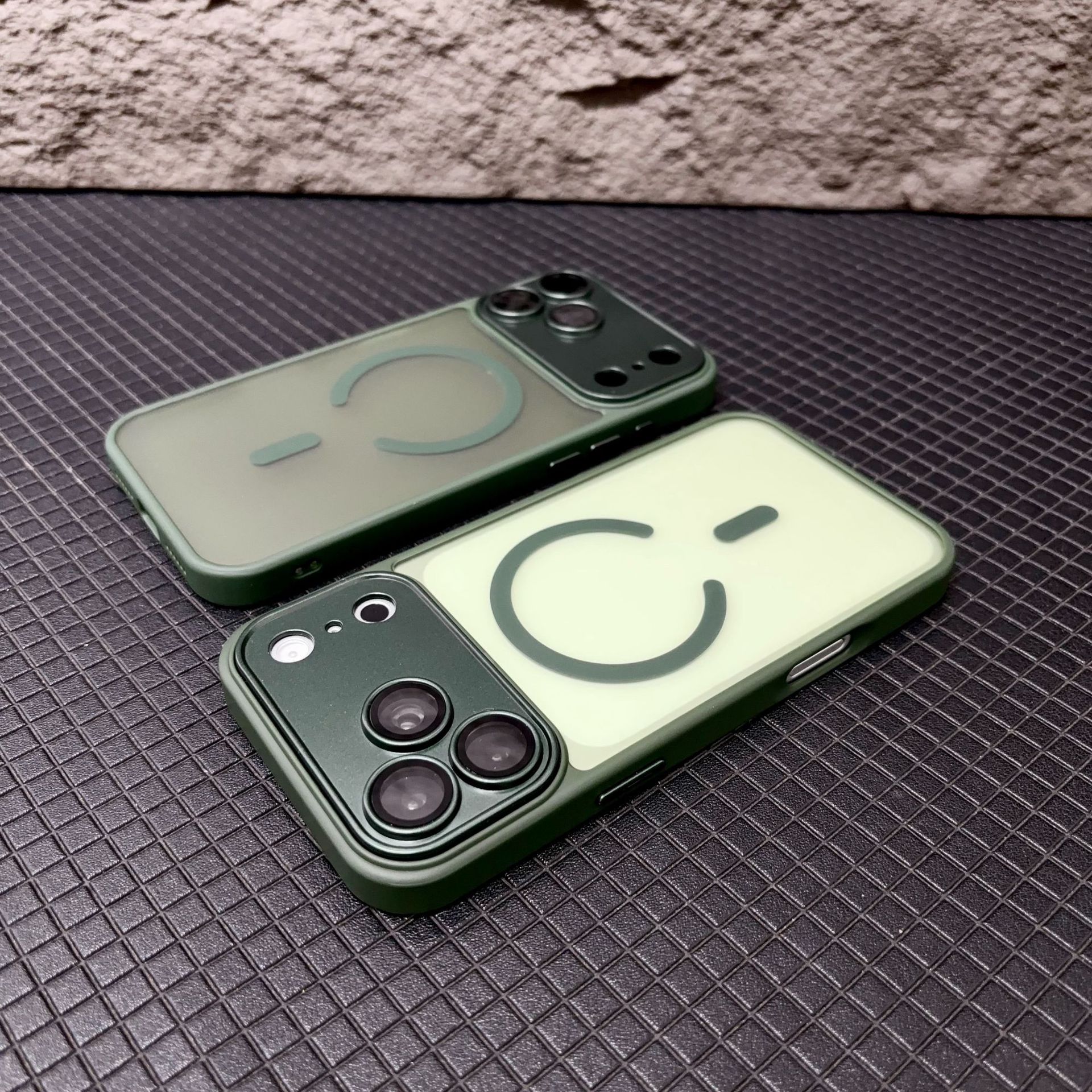 Funda Magnética para Celular para iPhone 17 / 18 Pro, PC, Mate, Anticaídas