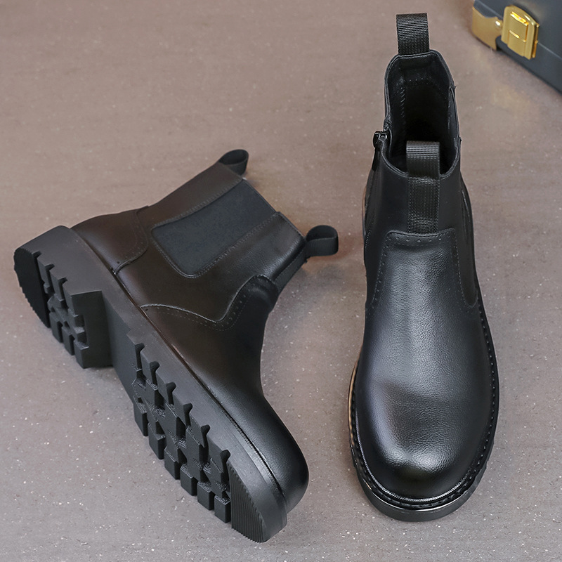 Cuero transfronterizo de color sólido para hombres pequeños zapatos negros otoño y invierno nuevos zapatos de alta tendencia retro botas de cuero gruesas de tamaño grande