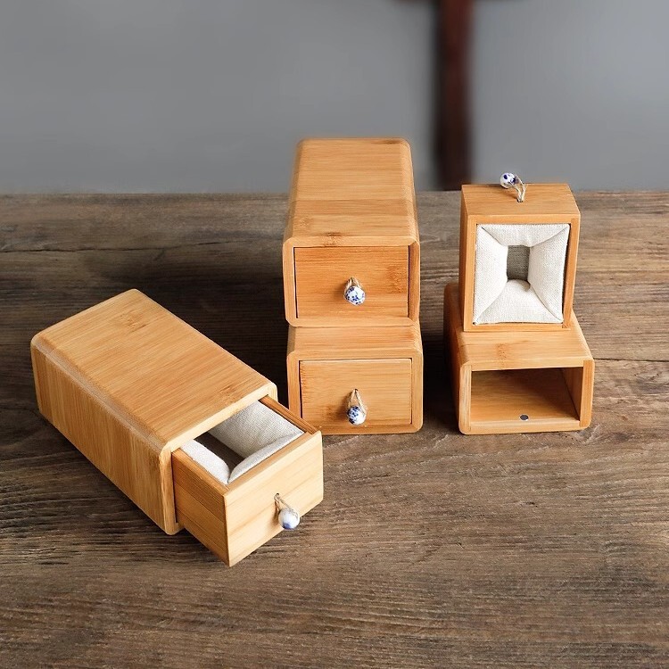 Wooden Jade Walnut Storage Box Retro Exquisite Small Jewelry Box Handstring Box Single Seal Box Engraved logo