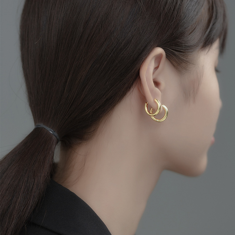 Eloch s925 plata simple perfiles de orejas para mujeres versión japonesa y coreana corta pequeña fresca geométrica brillante perfiles de orejas redondas G1940