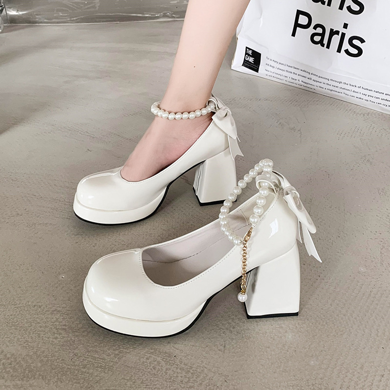 Women's high-heeled leather shoes, spring/autumn 2026 new collection, white French-style wedding shoes, retro chunky heel, platform, height-enhancing Mary Jane shoes